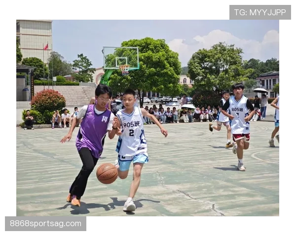 篮球规则教学：如何判定两次运球及其罚则